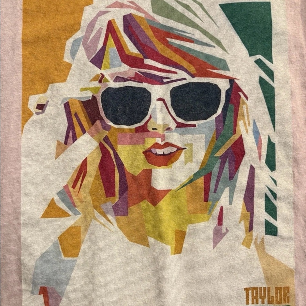 Gildan Ultra Cotton Tee in Light Pink